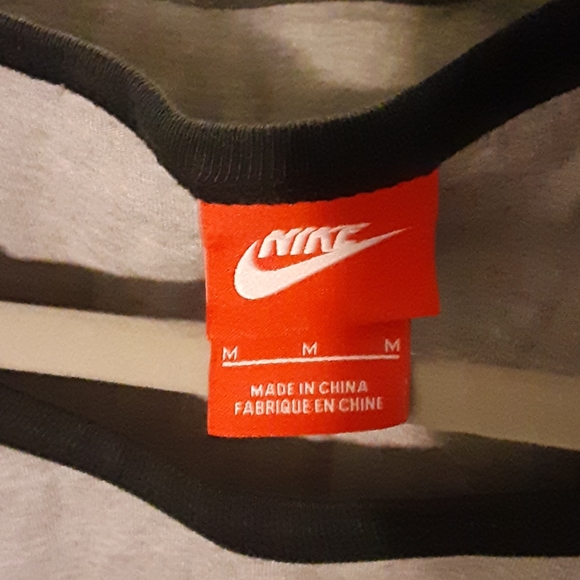 Nike tank top - Picture 2 of 3